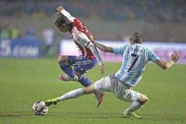 南美预选赛有多灾?罗纳尔多、马拉多纳、梅西都差点出不了线:panda sports(图5)
南美预选赛有多灾?罗纳尔多、马拉多纳、梅西都差点出不了线:panda sports(图5)