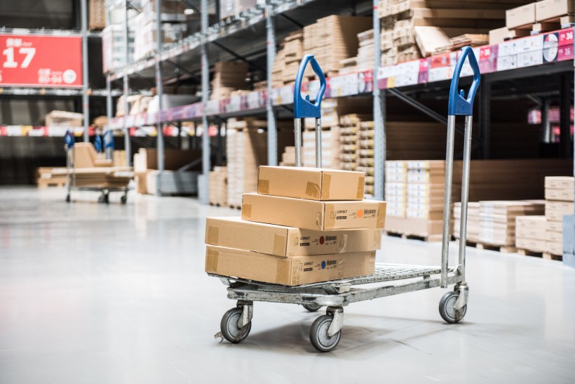 肯尼亚女选手爬过终点完成马拉松 获得第三名(图)‘panda sports’(图2) 熊猫体育