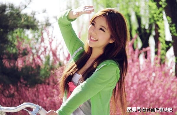 panda sports|
赵奕欢曾被嫌弃太胖,偷吃减肥药在街上晕倒,现身材火辣惹人羡慕(图2)