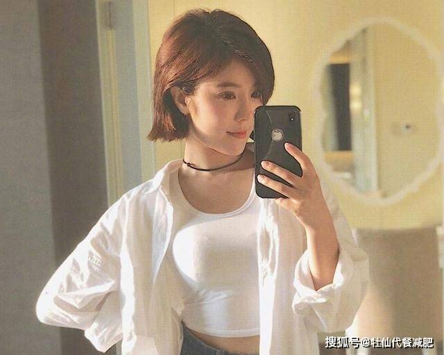 panda sports|
赵奕欢曾被嫌弃太胖,偷吃减肥药在街上晕倒,现身材火辣惹人羡慕(图10)